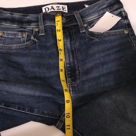 Daze hug Jeans - Picture 9 of 9
